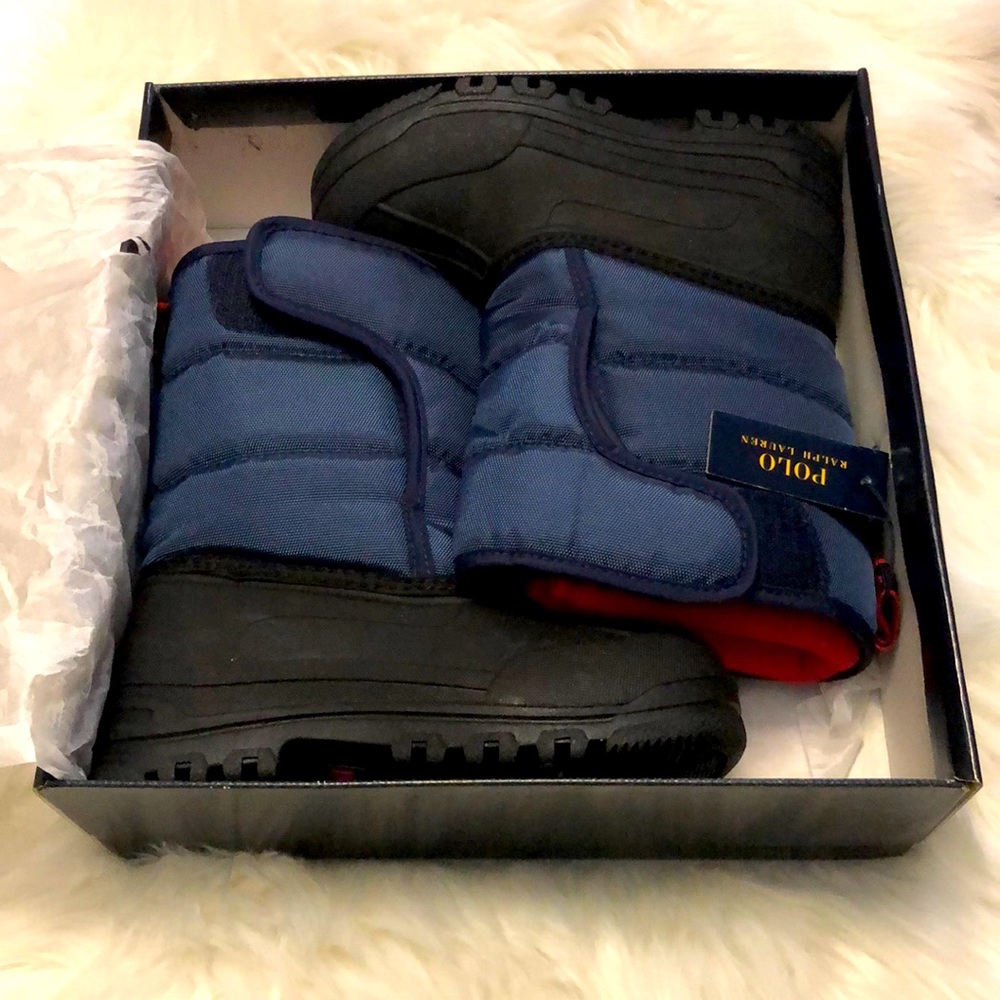 Snow boots